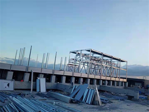 夏季冷卻塔漂水出現(xiàn)大量白霧狀是怎么回事？冷卻塔白霧要怎么解決？